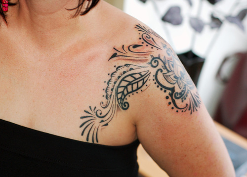 Stylish Shoulder Tattoo Designs For Women
