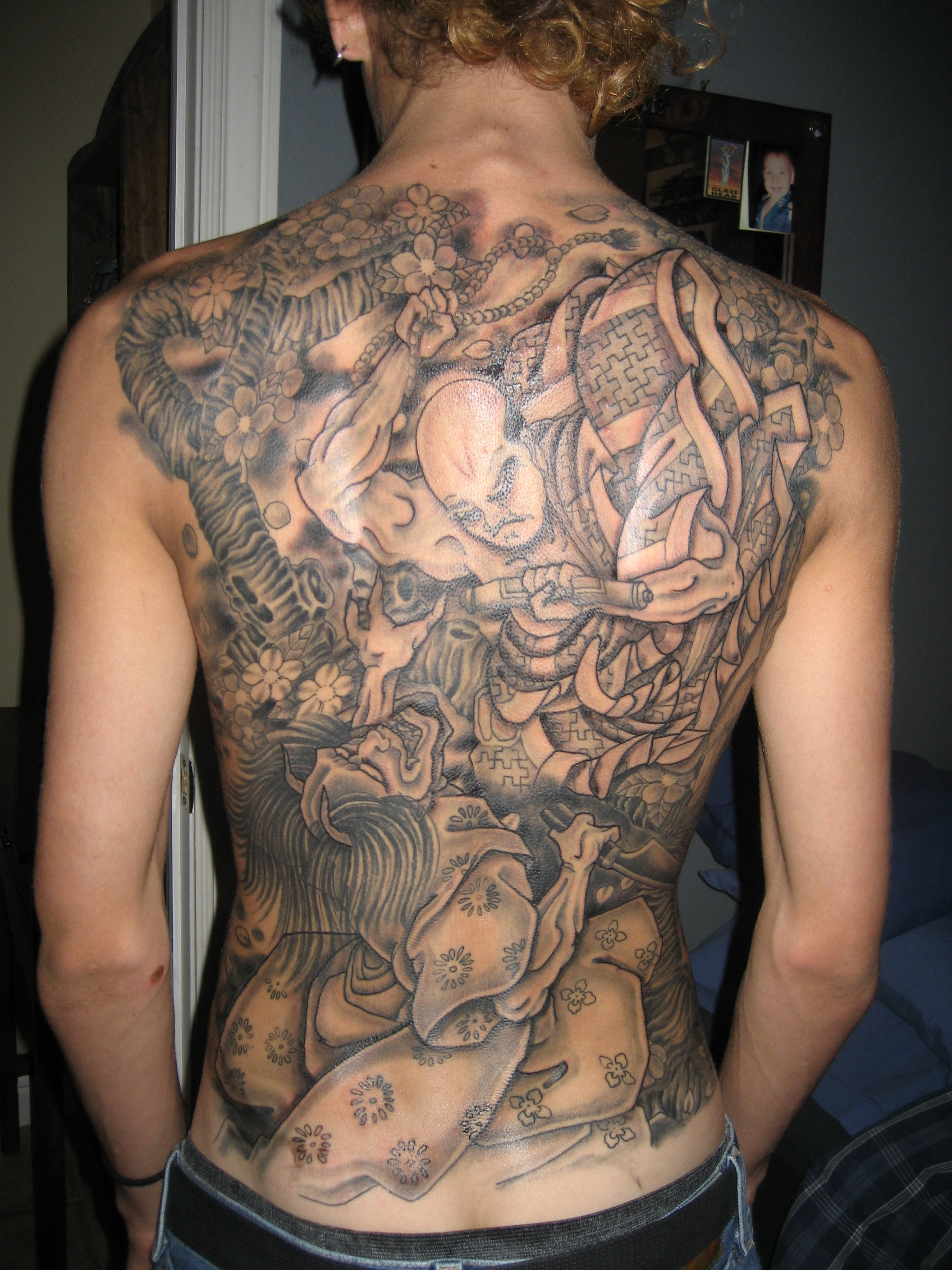 Displaying 18&gt; Images For - Gang Members Tattoos