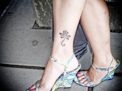 ankle tattoo designs,ankle tattoos,ankle tattoo designs for women,feminine tattoos for ankle,female ankle tattoo designs