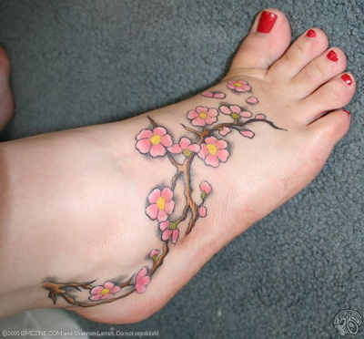 flower ankle tattoos for girls,flower ankle tattoo designs for women,small flower ankle tattoos,flower tattoo designs for ankle,ankle flower tattoo images
