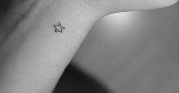 star wrist tattoos for girls,small star tattoos on wrist,small wrist tattoo designs,star tattoo designs for wrist,cute star wrist tattoos for women
