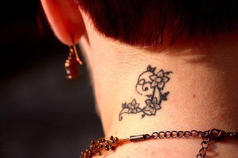 women popular neck tattoos, neck tattoo designs for girls, top neck tattoos,back of neck girls tattoos