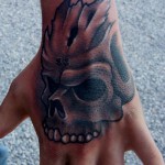 Beautiful-Hand-Skull-Tattoo-7