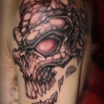 Men-Shoulder-Skull-Tattoo-4