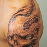 Men-Shoulder-Skull-Tattoo-7