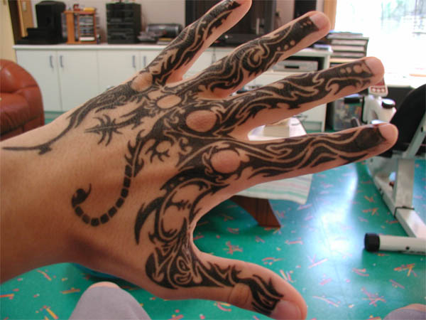 Tribal-Hand-Tattoos-5 (1)